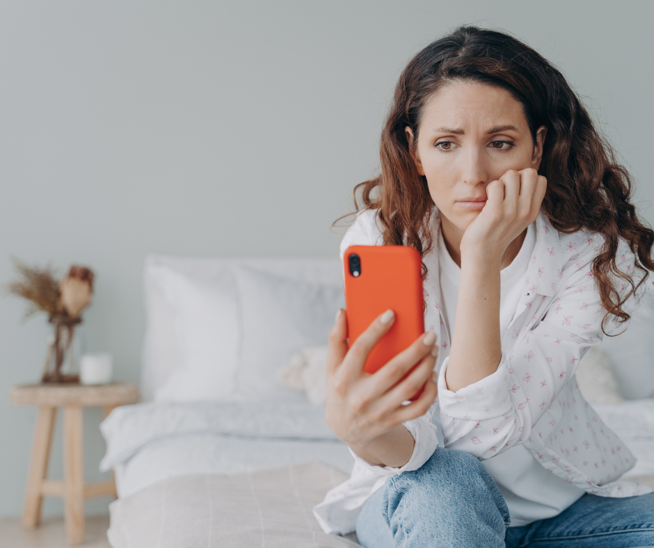 From Anxiety to Action: Managing the Impact of Doomscrolling on Your Well-Being